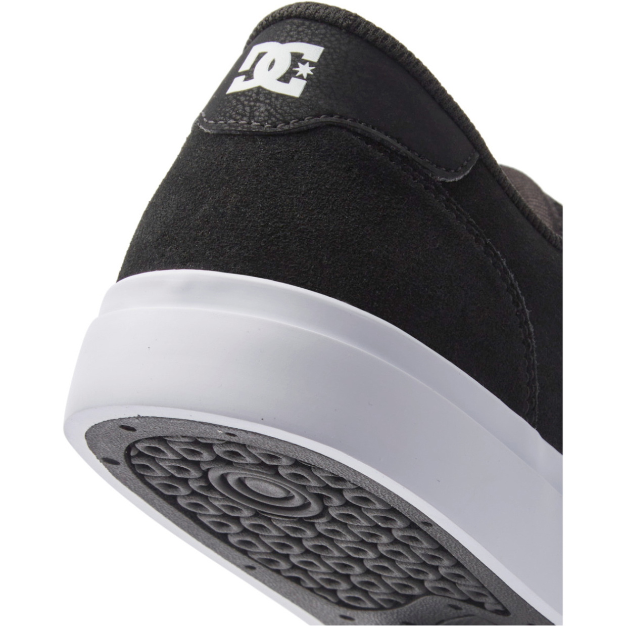 2026 DC Shoes Teknic Trainers ADYS300763 - Black / White